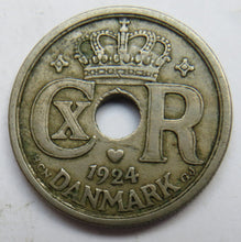 Load image into Gallery viewer, 1924 Denmark 25 Ore Coin
